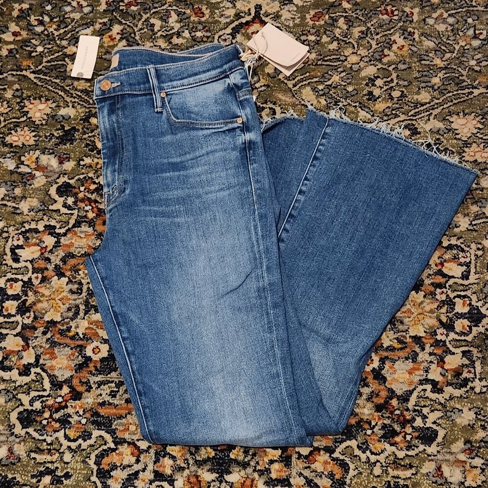 MOTHER The Weekender Mid-Rise Flare Jeans